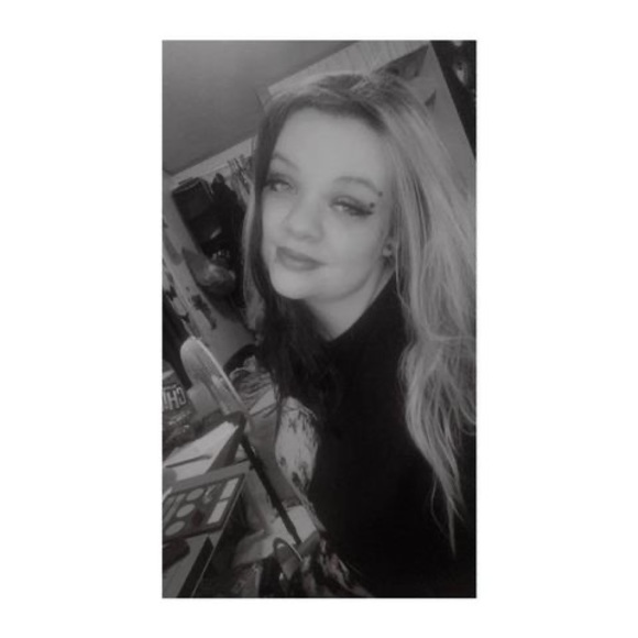 Meet your Posher, Breanna - Picture 1 of 1